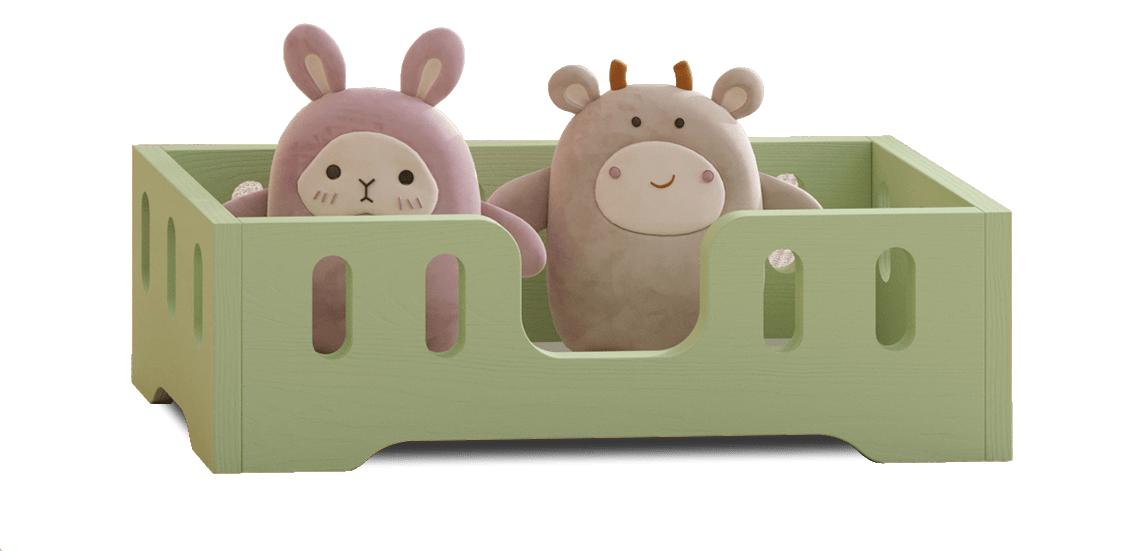 Holzpuppenbett mit länglichen Aussparungen in den Schutzgittern aus Kiefernsperrholz in Grün